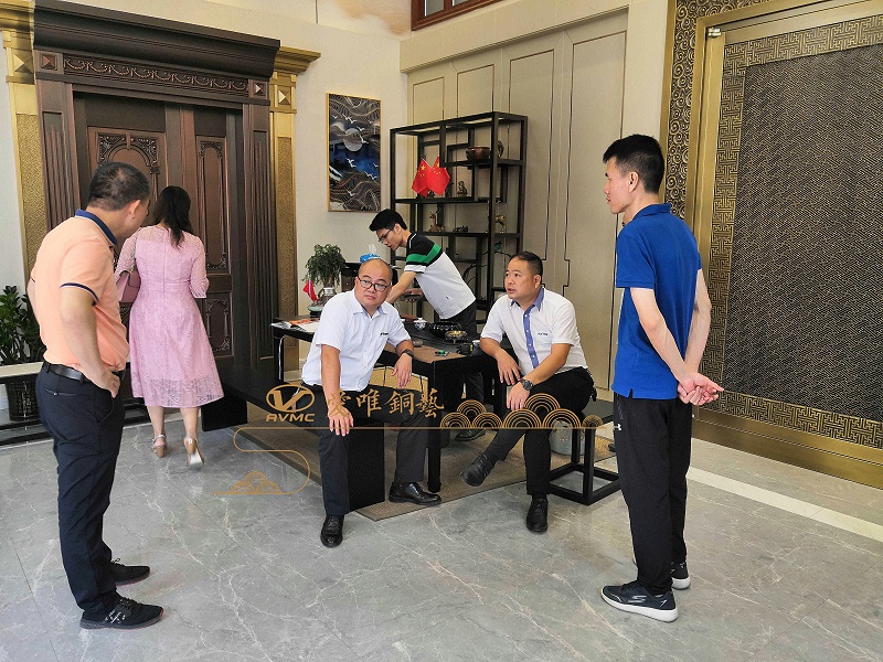 銅大門愛(ài)唯銅藝